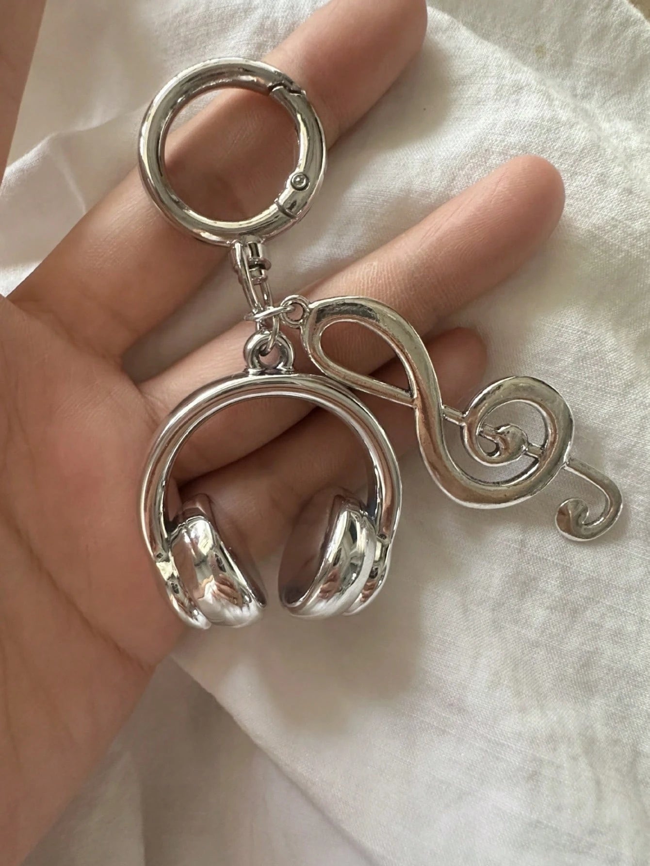 Unisex Music Earphone Keychain