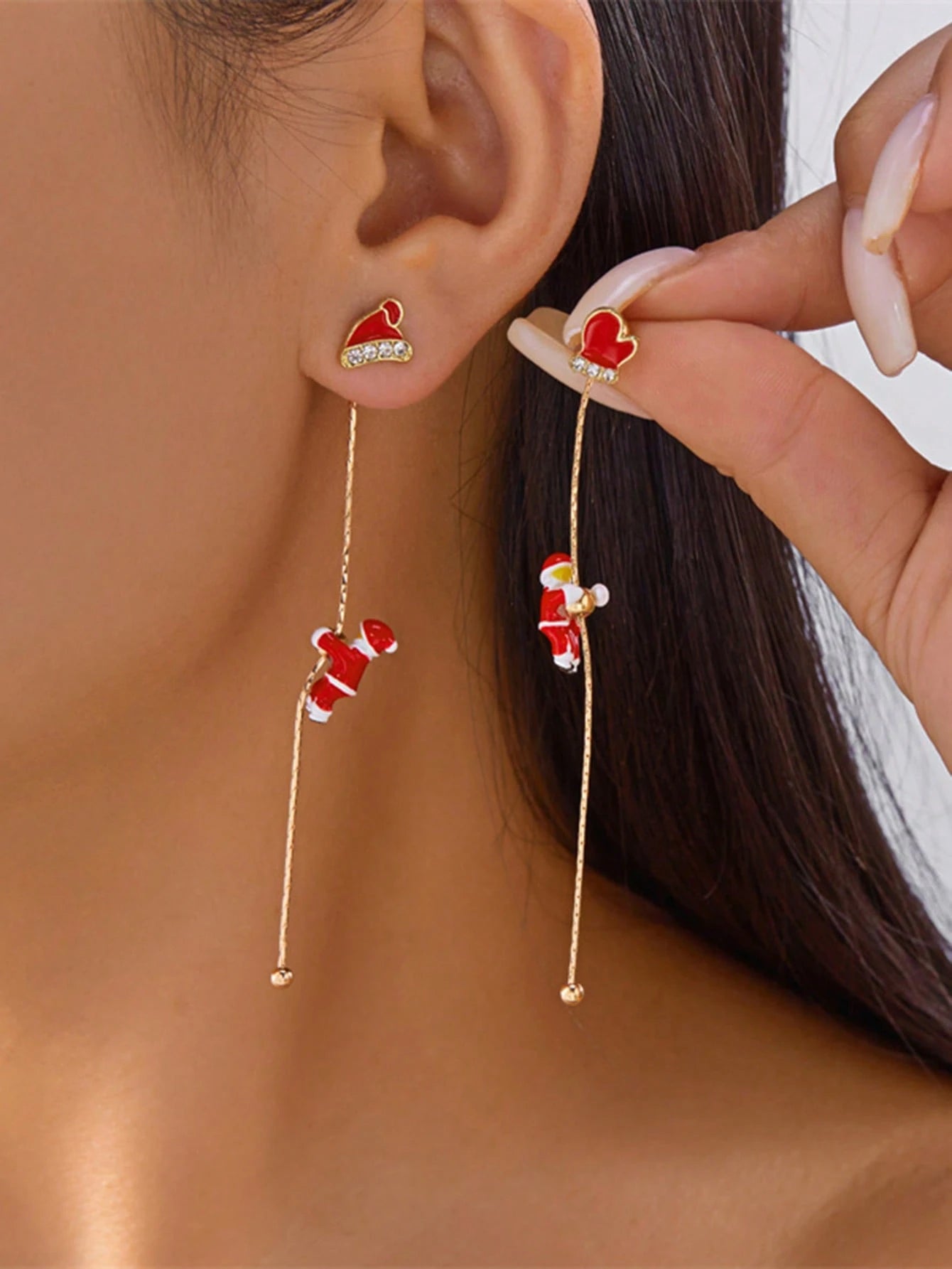 1 Pair Creative Climbing Santa Claus Earrings