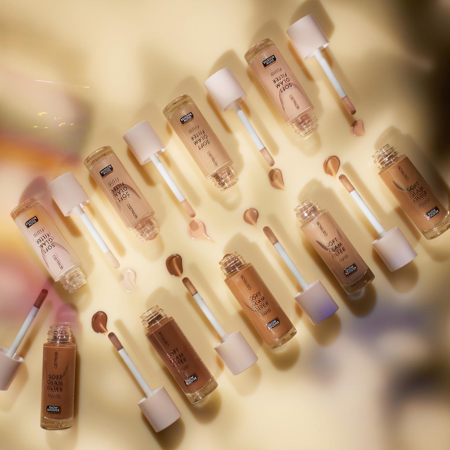 Catrice | Soft Glam Filter Fluid | Luminous Make Up Base & Highlighter for Radiant Complexion | With Vitamin E & Squalene | Vegan & Cruelty Free (20 | Light - Medium)