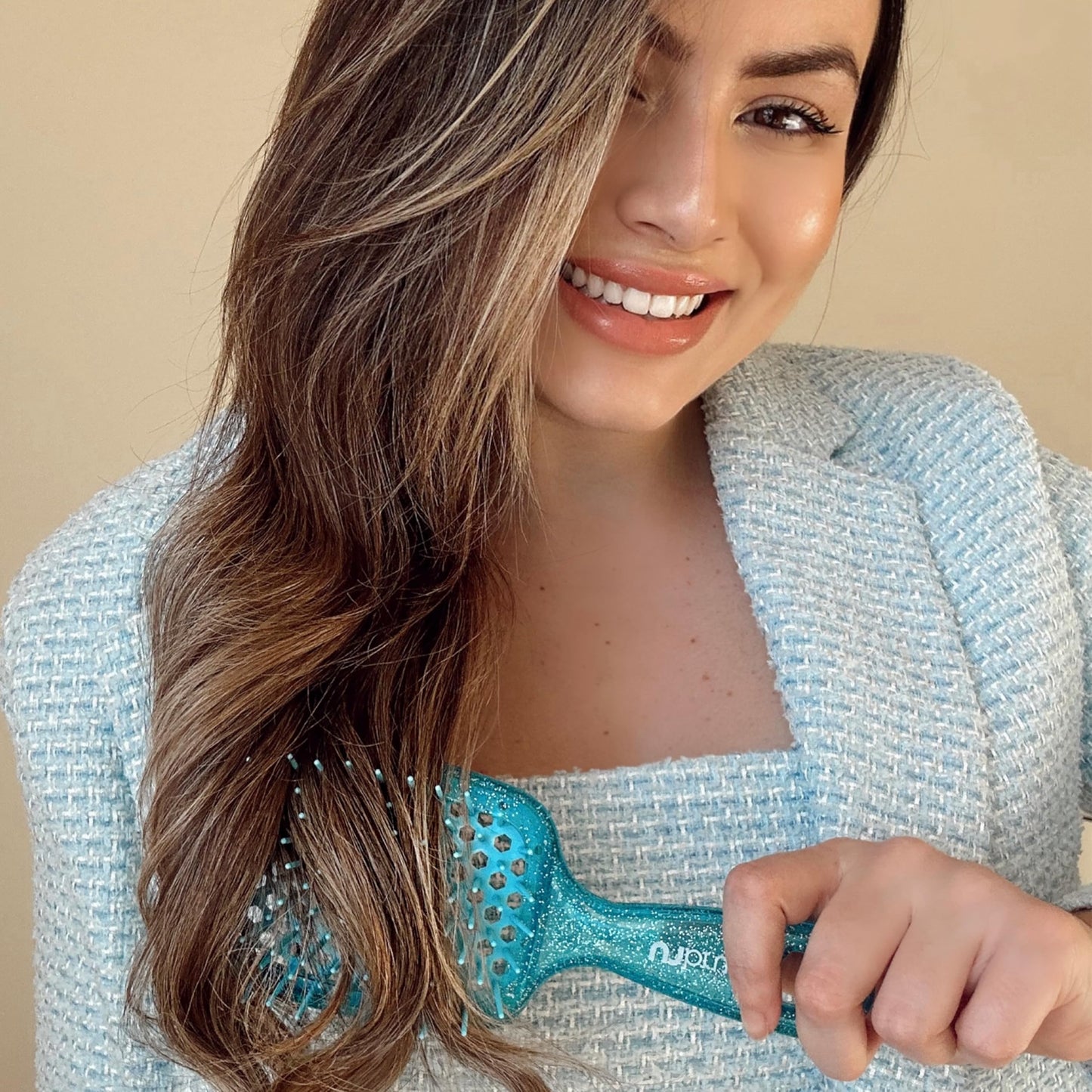 FHI Heat UNbrush Detangling Brush for Pain-Free Brushing on All Wet or Dry Hair Types — Durable DuoFlex Anti-Static Bristles, Lightweight Handle, Vented Hair Brush, Sapphire Blue